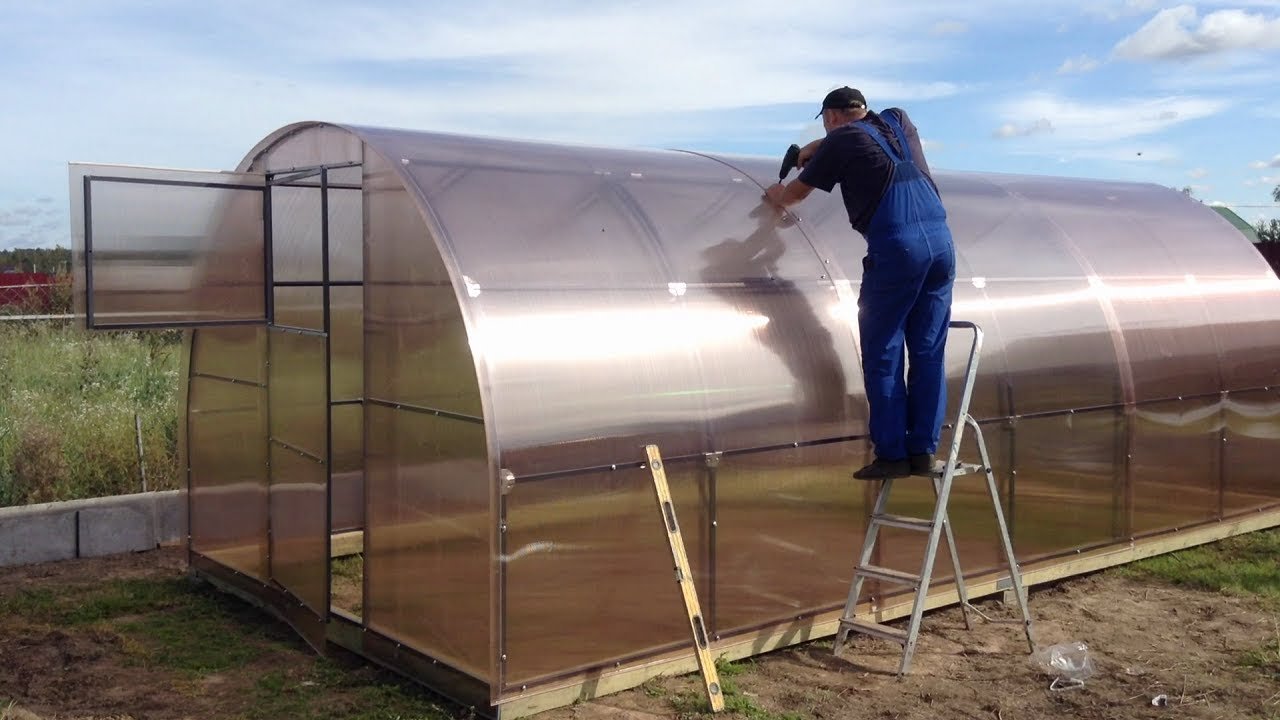 microcracks in polycarbonate