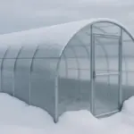How to insulate a greenhouse overnight without electricity?