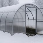 Купить Почему в углах теплицы всегда холоднее и как это устранить: Физика холода и 5 инженерных решений проблемы