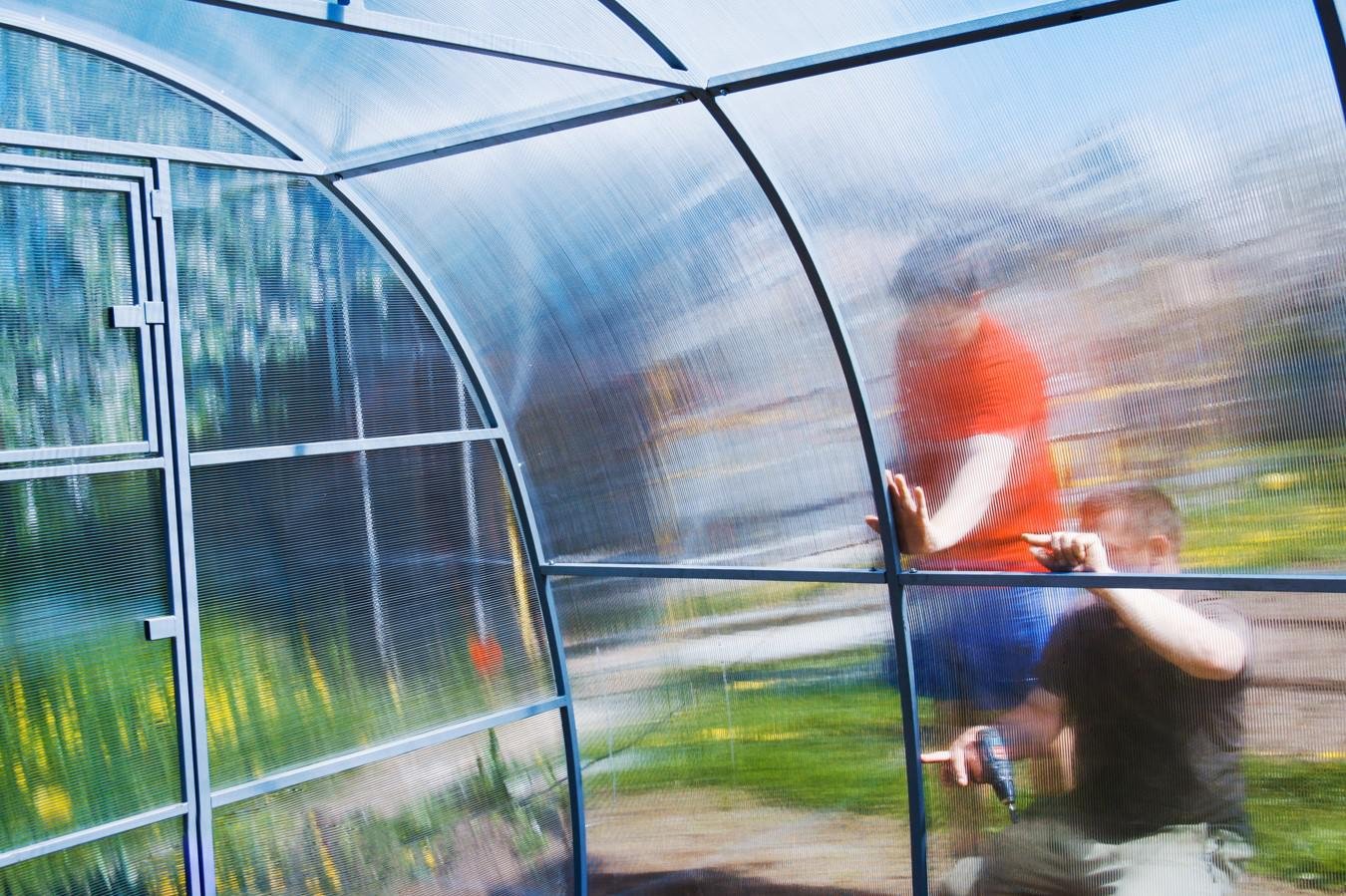 в углах теплицы холоднее, Эффект холодного угла