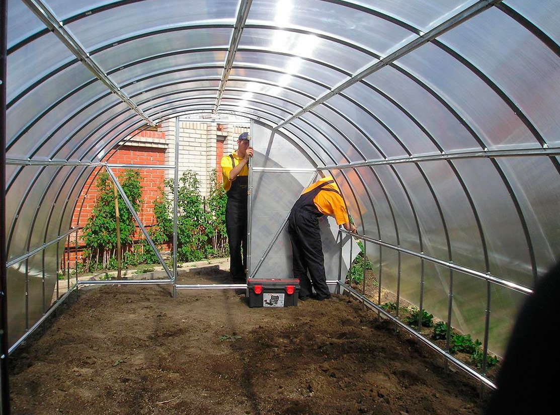 підготувати теплицю до весни
