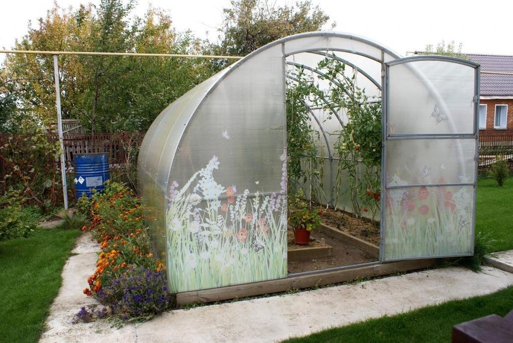 How to prevent moles and rodents from digging up the greenhouse